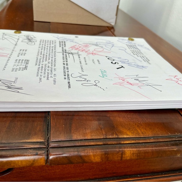 RARE! ABC’s “LOST” EP#100 AUTOGRAPHED pilot script - cast & crew incl JJ Abrams - Picture 6 of 6